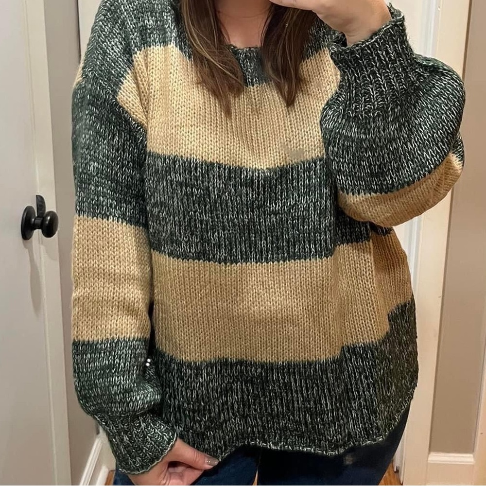 Super cute stripped sweater